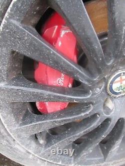 2011 Alfa Romeo Giulietta 1750 Paire d'étriers de frein avant Brembo 4 pistons en rouge
